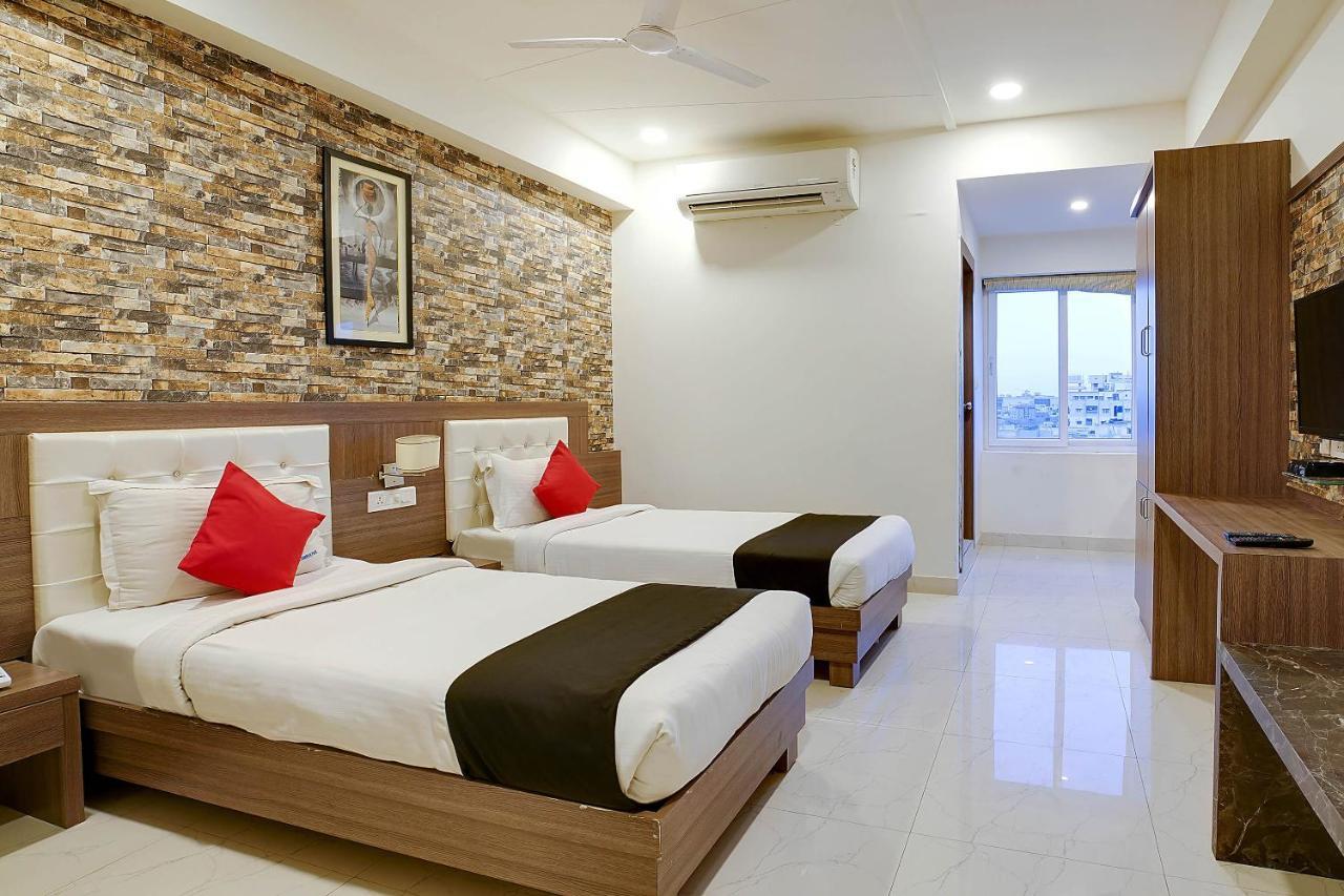 היידראבד Townhouse Oak Sri Simran Park Hotel Near Secunderabad Railway Station מראה חיצוני תמונה