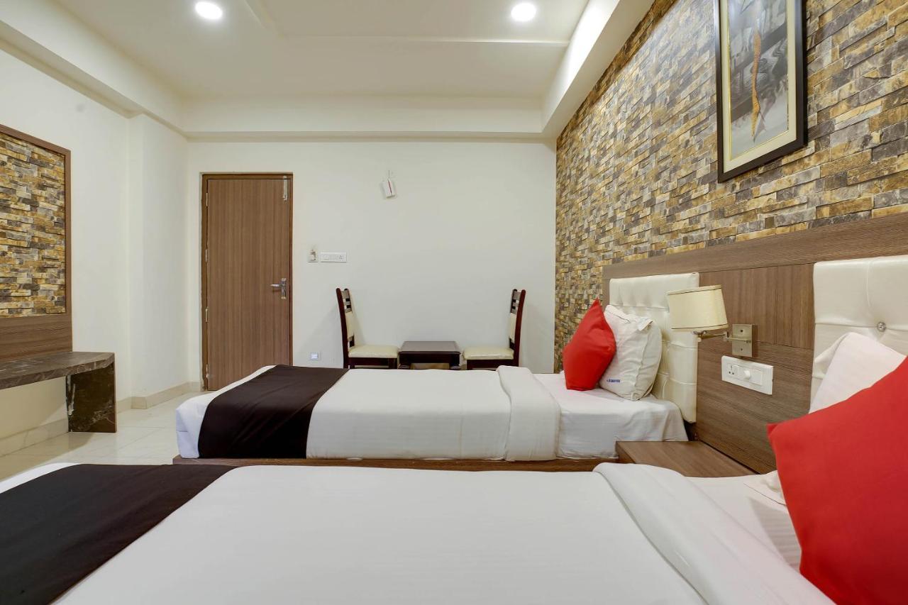 היידראבד Townhouse Oak Sri Simran Park Hotel Near Secunderabad Railway Station מראה חיצוני תמונה