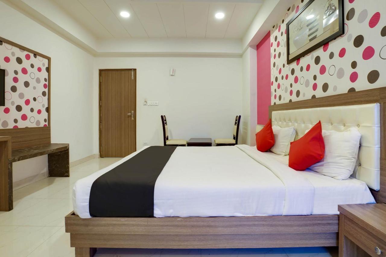 היידראבד Townhouse Oak Sri Simran Park Hotel Near Secunderabad Railway Station מראה חיצוני תמונה