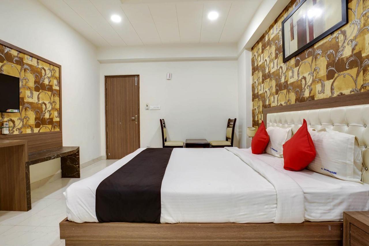 היידראבד Townhouse Oak Sri Simran Park Hotel Near Secunderabad Railway Station מראה חיצוני תמונה